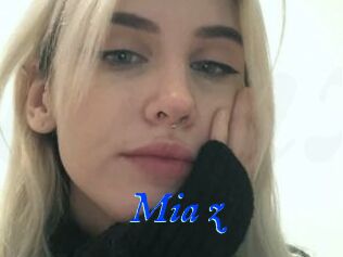 Mia_z